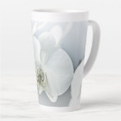 Witte faleonopsis orchidee latte mok (Rechterhoek)