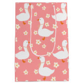 Witte Gans en Daisies Dank u Roze Medium Cadeauzakje (Achterkant)