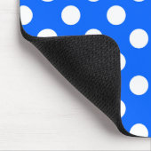 Witte haarvlekken op koningsblauw muismat (Hoek)