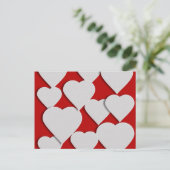 Witte harten op rode Valentijn Feestdagenkaart (Staand voorkant)