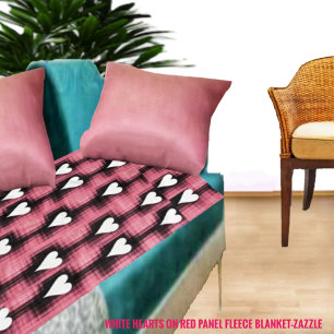 Witte harten op rood paneel fleece deken