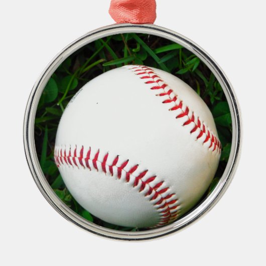 Witte honkbal met rood getikt metalen ornament (Voorkant)