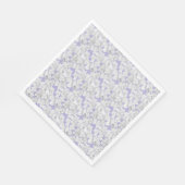 Witte Hydrangea bloemblaadjes op Paarse Servet (Hoek)