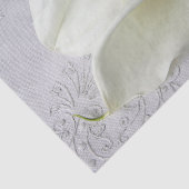 Witte kammeling op linnen tissuepapier (Detail)