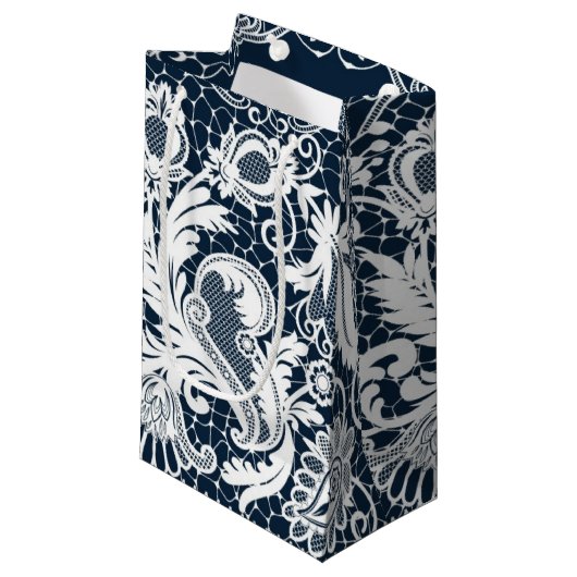 Witte kant 2 klein cadeauzakje (Voorkant Gekanteld)