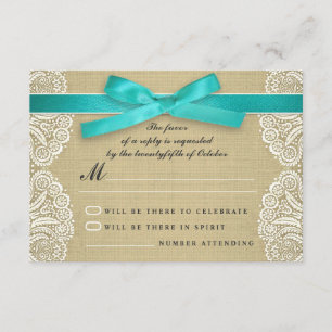Witte kant, blauw lint en jute bruiloft RSVP Kaartje