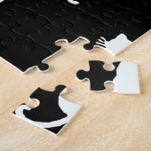 Witte kat geïsoleerd op Black Polka Dot Pattern Legpuzzel (Zijkant)