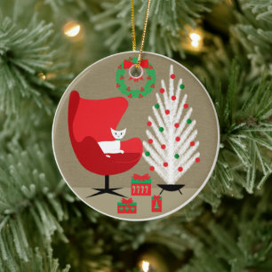 Witte kat in mid century kerstkamer keramisch ornament