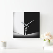 Witte kat in zwarte schaduwen vierkante klok (Huis)