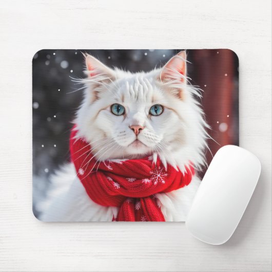 Witte kat met rode wintersjaal muismat (Met muis)