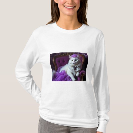 Witte kat op paarse fauteuil T-shirt (Voorkant)