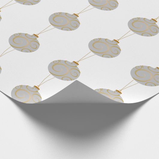 Witte kerst Bauble & Snowflakes Matte Cadeaupapier (Hoek)