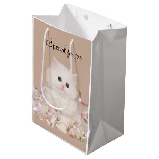 Witte kitten medium cadeauzakje (Voorkant Gekanteld)