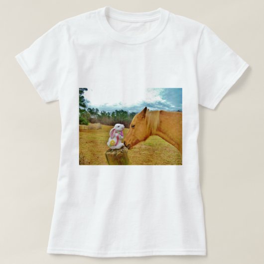 Witte konijn en Gele Paarden T-shirt (Design voorkant)