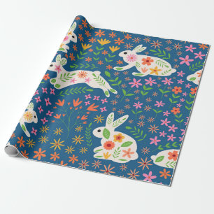 Witte konijnen met speelse kleurrijke bloemen cadeaupapier