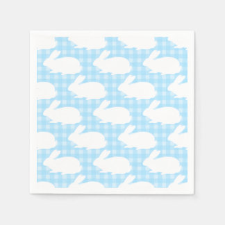 Witte konijnen op een pastelblauw geruit patroon servet