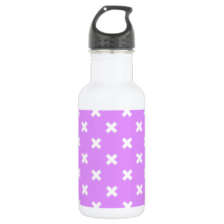 Witte kruisstiften op lila waterfles 