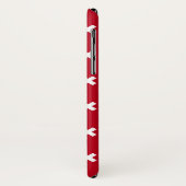 Witte kruisstiften op rood Case-Mate iPhone case (Achterkant/links)