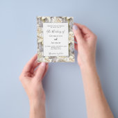 Witte lelies zilveren budget bruiloft uitnodiging flyer (Hand)
