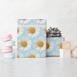 Witte Madeliefjes Patroon op Lichte Blauwe Achterg Cadeaupapier