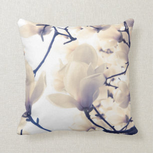 WITTE MAGNOLIA BLOEMEN KUSSEN