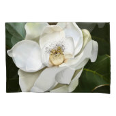 Witte Magnolia Close-up Groene achtergrond Kussensloop (Voorkant)