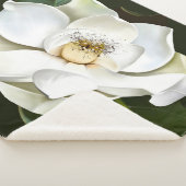 Witte Magnolia Close-up Groene achtergrond Sherpa Deken (3/4)