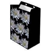 Witte maisachtige witte bloemen medium cadeauzakje (Achterkant Gekanteld)