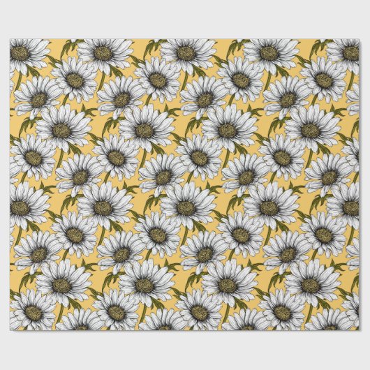 Witte maissoorten, wilde bloemen op geel cadeaupapier (Vlak)