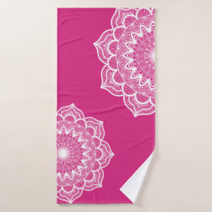 Witte Mandala op Roze Achtergrond Badhanddoek