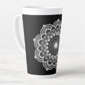 Witte Mandala op Zwarte Achtergrond Latte Mok (Linkerhoek)