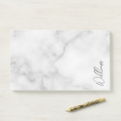 Witte Marble Modern Script Persoonlijke naam Post-it® Notes (Op bureau)