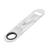 Witte marmer met gepersonaliseerd monogram en naam speed flessenopener (Voorkant Gekanteld)