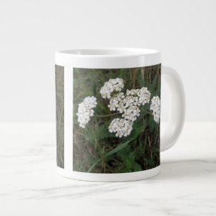Witte Mok van wilde bloemen