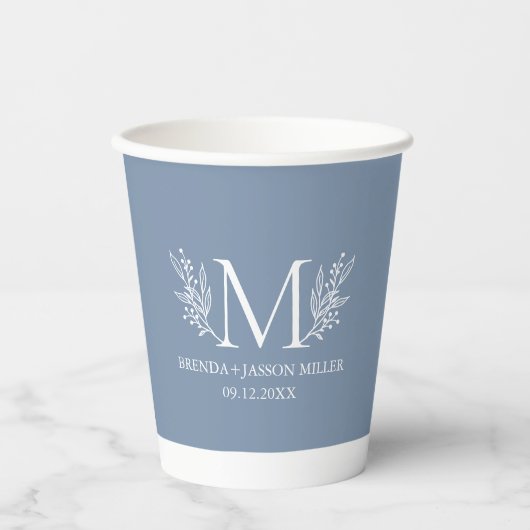 Witte monogram botanische bloem op blauw-grijs papieren bekers (Voorkant)