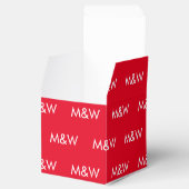 Witte monogram rood aanpassen met Initiaal Bedankdoosjes (Geopend)