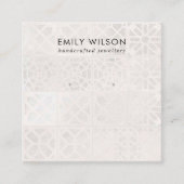 WITTE MOROCCAN TILE TEXTURE STUD EARRING DISPLAY VIERKANTE VISITEKAARTJE (Voorkant)