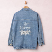 Witte Mrs moderne typografie en bloemen bruiloft Denim Jacket (Hangar)