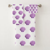 WITTE PAARSE SHELL BATHROOM TOWEL SET BAD HANDDOEK (Insitu)