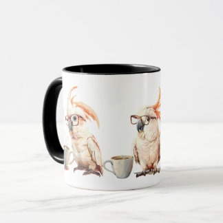 Witte papegaai die geniet van een kopje koffie. mok