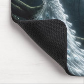 Witte pauw in het maanverlichte bos muismat (Hoek)