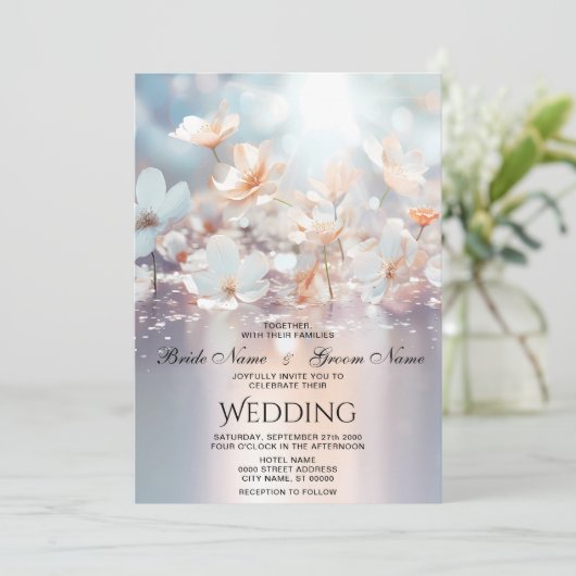 Witte Perzik Bloemen Bruiloft Uitnodiging (Staand voorkant)