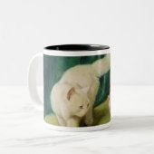 Witte Perzische kat met twee Kittens Tweekleurige Koffiemok (Voorkant links)