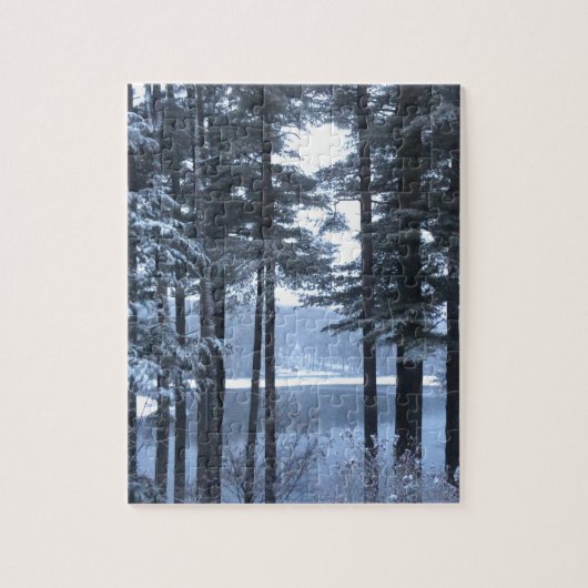 Witte pijnbomen in blauw licht. legpuzzel (Verticaal)