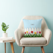 Witte piket hek met tulpen gepersonaliseerd kussen (Stoel)