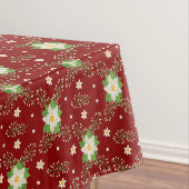 Witte Poinsettias Groene bladeren Kerstmis op Rood Tafelkleed (Voorbeeld)