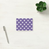 Witte polka kruist op ultraviolet post-it® notes (Kantoor)