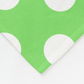 Witte polka stippen op appelgroen fleece deken (Hoek)