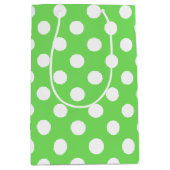 Witte polka stippen op appelgroen medium cadeauzakje (Voorkant)
