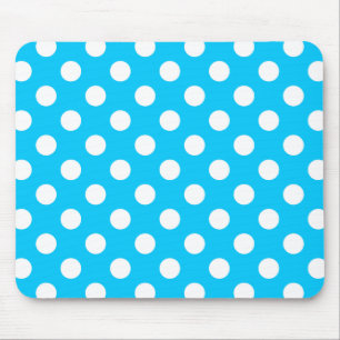 Witte polka stippen op elektrisch blauw muismat